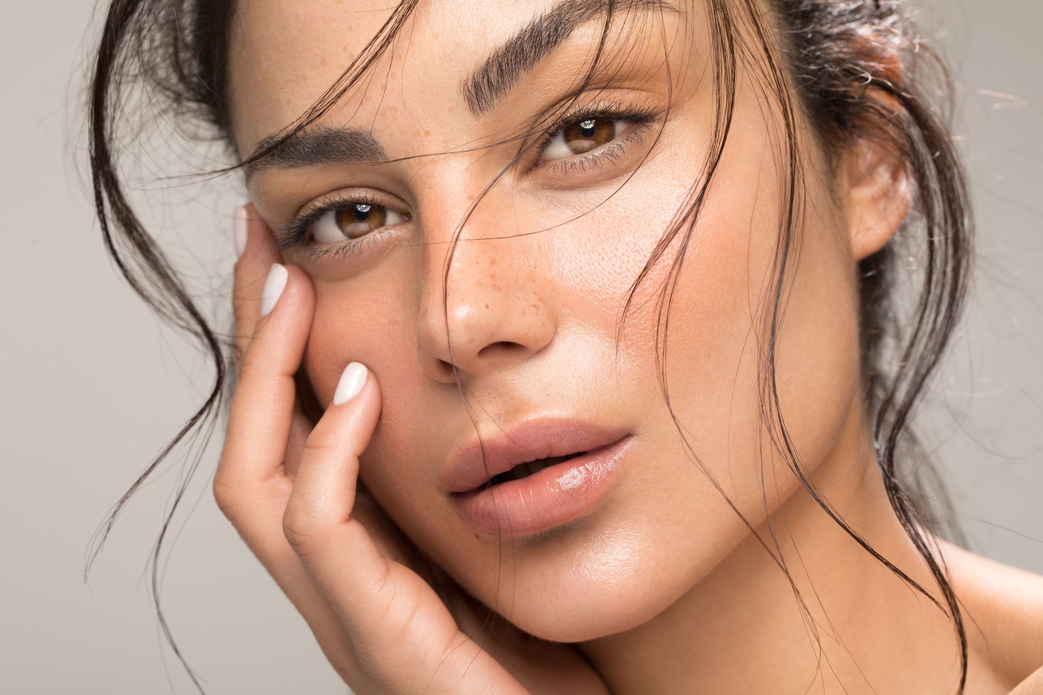 How to Dermaplane with Forever Dermaplaning Razor: Step-by-Step Guide