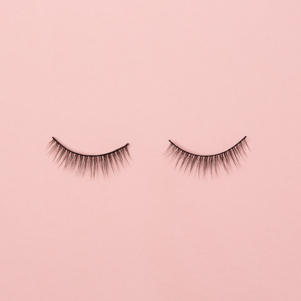 Single set of Naked silk system natural false eyelashes uk. Wing it Cosmetics.
