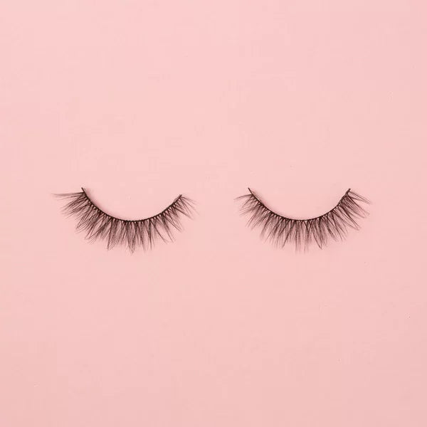 Natural flirt - false eyelashes & stick with me™ adhesive eyeliner set - Wing It Cosmetics