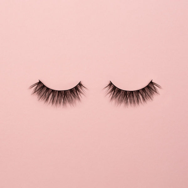 Wing it cosmetics peacocking pair of lashes unpackaged 