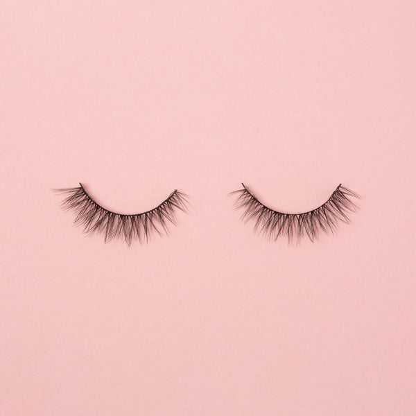 Single set of Natural flirt silk system natural false eyelashes uk. Wing it Cosmetics.